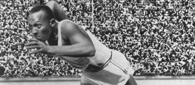 Jesse Owens ganó cuatro oros y el respeto para la raza negra en plenos Juegos de Berlín, en 1936. | Jesse Owens ganó cuatro oros y el respeto para la raza negra en plenos Juegos de Berlín, en 1936.
