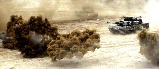 La agencia surcoreana Yonhap ha ofrecido impactantes imágenes con ensayos de fuego real de carros de combate y helicópteros de los norcoreanos. FOTO AP