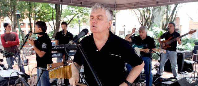 Un domingo en el ritmo de Suramérica | El grupo Suramérica interpretó lo mejor de su repertorio. FOTO DONALDO ZULUAGA.