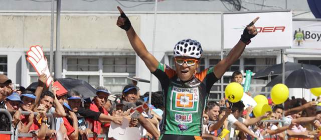 Jair Pérez ganó la sexta etapa del Clásico RCN | Foto Róbinson Sáenz | Jair Pérez se quedó con el primer puesto en la Etapa 6 del Clásico RCN 2012.