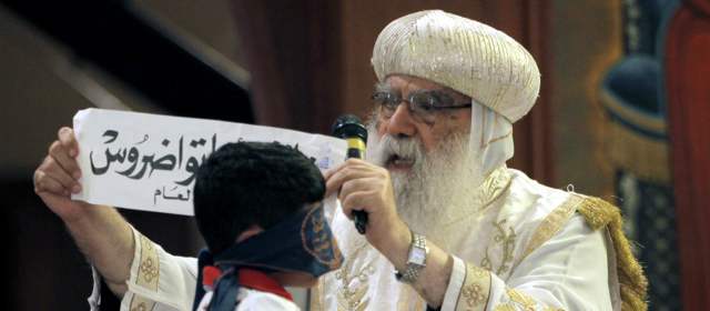 Obispo Tauadros fue elegido Papa copto | AP | Un niño eligió al nuevo Papa coto.