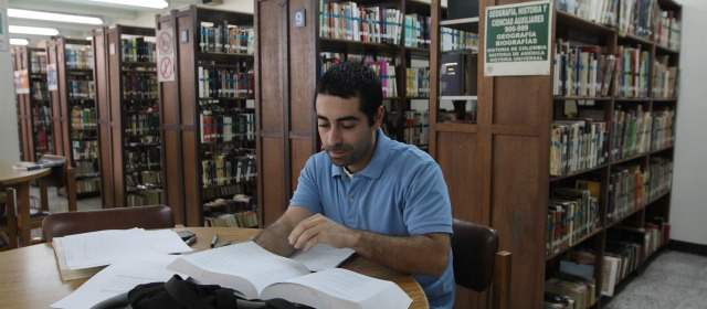 Patrimonio histórico y cultural de Envigado está en alto riesgo | 60.000 libros hacen parte de la colección de la Biblioteca José Félix de Restrepo. FOTO ARCHIVO