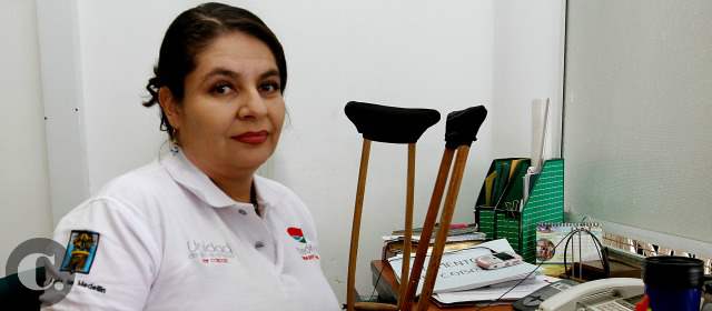 Una población calculada en 45 mil personas | Girlesa Gómez atiende el conmutador y brinda información en la unidad de discapacidad Ser Capaz FOTO DONALDO ZULUAGA