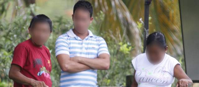 Indígena que denunció supuesta masacre vivirá con su madre