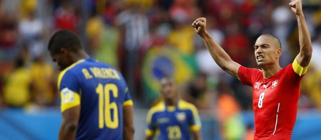Los suizos, favoritos del Grupo E, sorprendieron a España en el Mundial de 2010. FOTO AFP