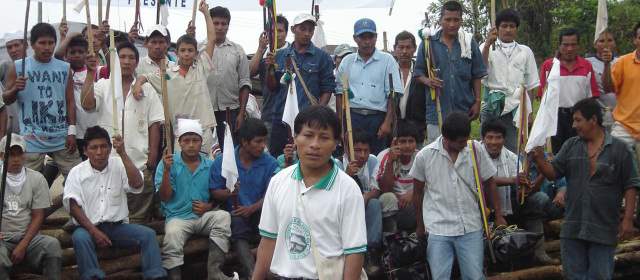 Los indígenas Awá, sitiados por las Farc y las bandas criminales |