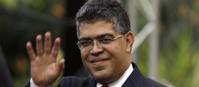 Venezuela tratará "diplomáticamente" con Colombia denuncia de incursión |