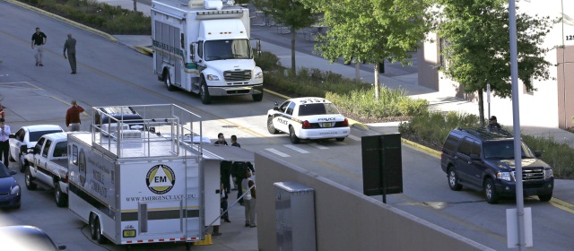 La policia investiga desde anoche los explosivos y armas encontradas en el campus universitario | Foto AP
