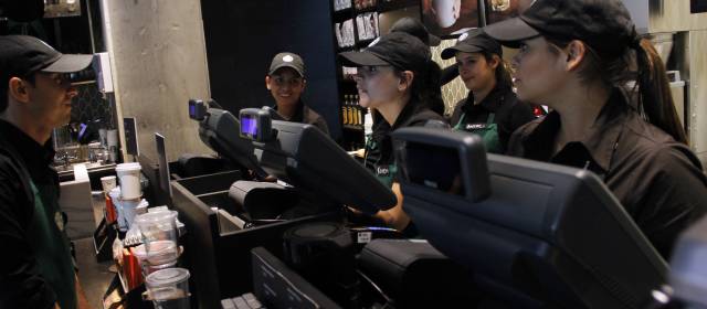 Starbucks llega Colombia a competir en la tierra de Juan Valdez | FOTO COLPRENSA