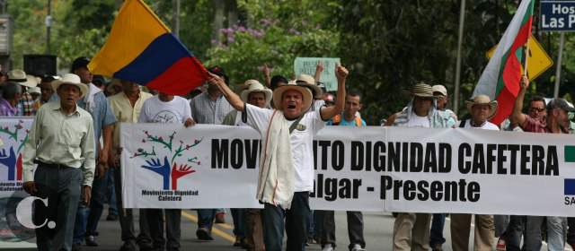 Protesta campesina en Antioquia fue pacífica | Caficultores del Suroeste reclamaron en La Pintada los pagos de auxilios adeudados y reducir precios de fertilizantes. FOTO JUAN A. SÁNCHEZ