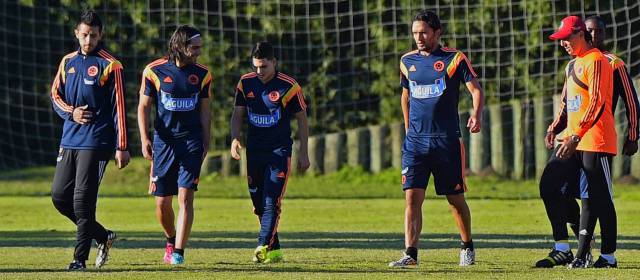 Falcao García, junto a Juan Fernando Quintero en el entrenamiento de la Selección. FOTO AFP
