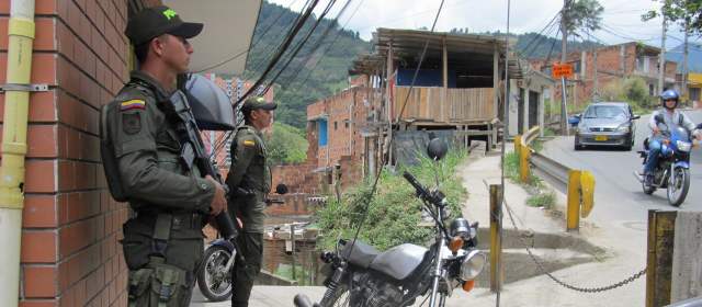 Encierro y deserción escolar por enfrentamientos en Belén | Residentes de varias urbanizaciones del barrio Loma de los Bernal, se quejan por los constantes enfrentamientos en el sector. Foto: Archivo