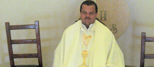 El sacerdote llevaba 11 años como párroco cuando fue capturado por la Policía en 2010. Siempre se declaró inocente. FOTO ARCHIVO