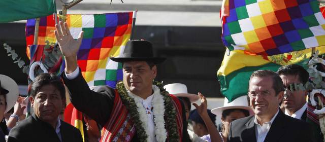 El presidente ecuatoriano, Rafael Correa, dijo que Latinoamérica tenía que reaccionar ante este incidente y aseguró que si eso le hubiera pasado a Estados Unidos sería suficiente para que sonaran tambores de guerra. FOTO AP