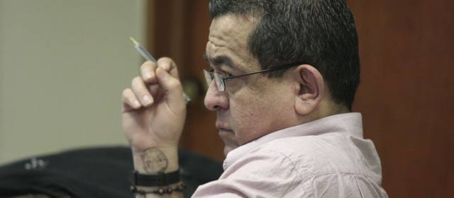 El juez séptimo especializado de Bogotá condenó a ocho años de cárcel al director de la página web de Anncol, Joaquín Pérez Becerra, por presuntos vínculos con las Farc. | Joaquín Pérez Becerra fue condenado por concierto para delinquir agravado.