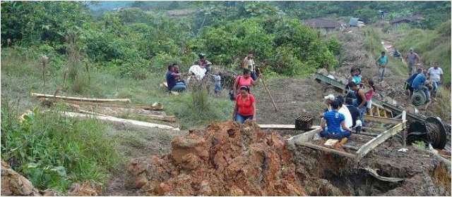 Lluvias dejan siete muertos y 23 departamentos en alerta naranja | Barbacoas, Nariño, se encuentra incomunicado debido a un derrumbe. FOTO COLPRENSA