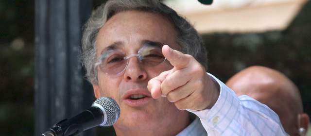 Bloque Sur de Farc niega que esté preparando atentado contra Uribe y el fiscal