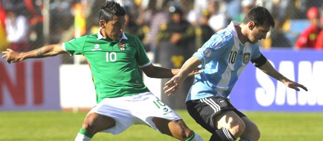 Bolivia empató con Argentina que se mantiene en el liderato | FOTO REUTERS