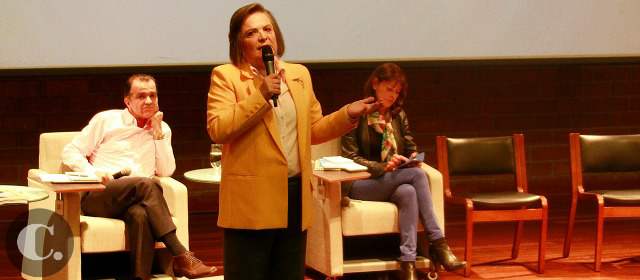 Candidatos dieron cátedra en la U | Óscar Iván Zuluaga, Clara López y Marta Lucía Ramírez participaron ayer en un debate académico. FOTO RÓBINSON SÁENZ
