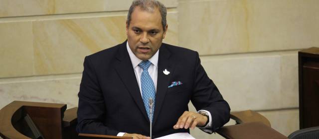 Congreso pide perdón público |
