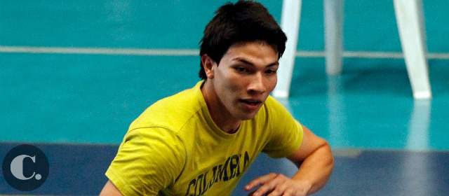 Bádminton colombiano se hizo sentir de entrada | Fabián Ardila se impuso ayer en su primer partido del Internacional de bádminton que arrancó en Medellín. FOTO JAIME PÉREZ
