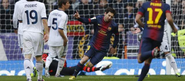 Messi igualó a Di Stéfano como máximo goleador de los clásicos | Lionel Messi marcando su décimo octavo gol al Real Madrid. Foto: Reuters