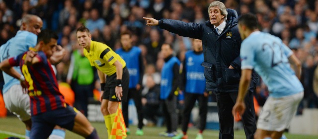El entrenador chileno le dijo al árbitro que "debería estar muy contento porque había decidido el partido". FOTO AFP