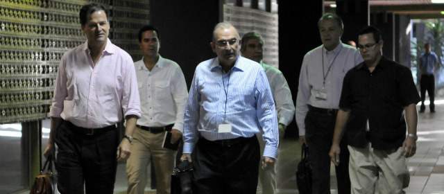 Negociación con Farc, mínimo, necesita otro año: analistas | Humberto de la Calle dijo ayer desde La Habana que si se llega a un acuerdo integral con la guerrilla, los colombianos tendrán la última palabra para decidir si los aceptan o no. FOTO EFE