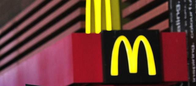 McDonald's es demandada por no pagar a sus empleados | FOTO AFP