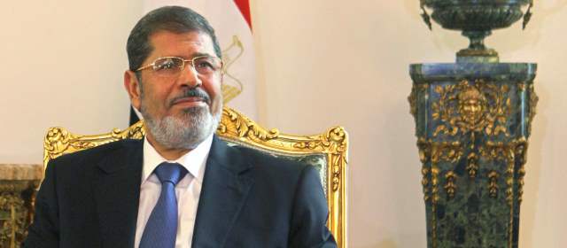 Hillary Clinton llegó a Egipto para reforzar la cooperación bilateral con Mursi |