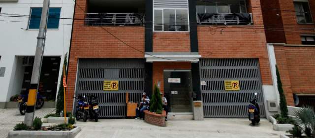 Denuncian reactivación de 38 falsas viviendas VIP | Edificio Arezzo, en Laureles, el cual denunció Carlos Ríos ya está terminado luego de que la licencia fue revocada. FOTO ARCHIVO