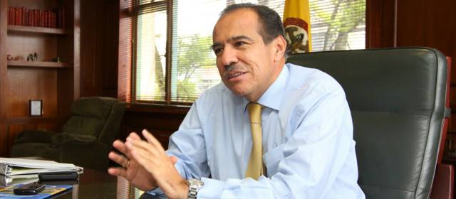 Presidente Santos no aceptó la renuncia del ministro de Transporte | Miguel Peñaloza fue designado el pasado mes de mayo para el Ministerio en reemplazo de Germán Cardona.