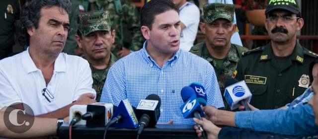 Gobierno pone precio a criminales del Bajo Cauca | Fajardo opinó que "es un salto cualitativo con respecto a lo que se ha hecho en oportunidades anteriores". FOTO ESTEBAN VANEGAS