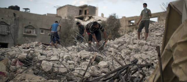Se necesitan por lo menos 4.000 mil millones de dólares para levantar las infraestructuras destrozadas por la ofensiva israelí entre julio y agosto. FOTO AFP