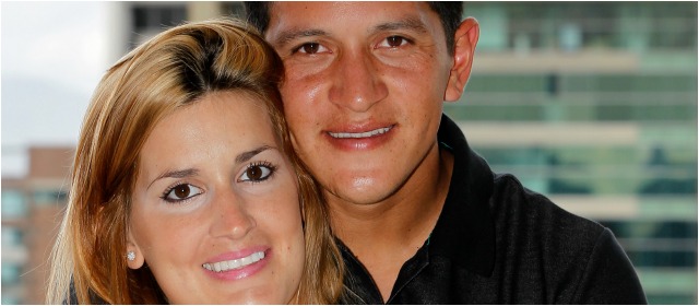“El DIM es artífice de lo que yo soy": Germán Cano | Germán Ezequiel Cano, con su pareja, la argentina Victoria Puisys, con quien tiene una relación desde hace cinco años. El goleador de la camiseta 14, que se volvió insignia. FOTO JAIME PÉREZ
