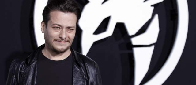 El joven actor de Terminator 2 fue acusado por atacar a su exnovia |