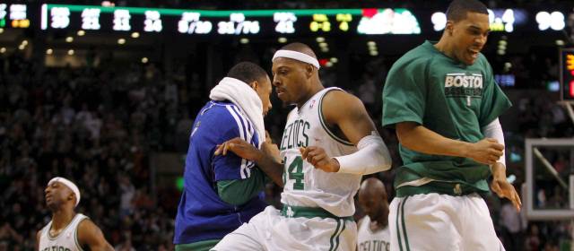 Lakers y Celtics reivindicaron su condición de grandes | Los Celtics y los Heat protagonizaron un partido pleno de ambiente de la fase final, que llegó al tiempo reglamentario con empate (87-87) tras un triple anotado por el alero Lebron James. FOTO REUTERS