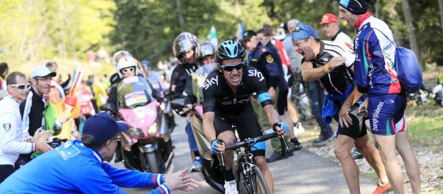 Rigoberto Urán mantuvo el tercer puesto en la general | El colombiano llegó en el lote principal con el líder de la carrera Vincenzo Nibali. FOTO AP