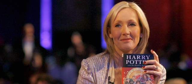 Primera novela para adultos de autora de Harry Potter saldrá en español el 19 de diciembre |