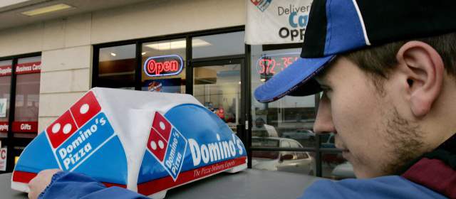 Hackers roban datos de clientes de Dominos Pizza en Europa |