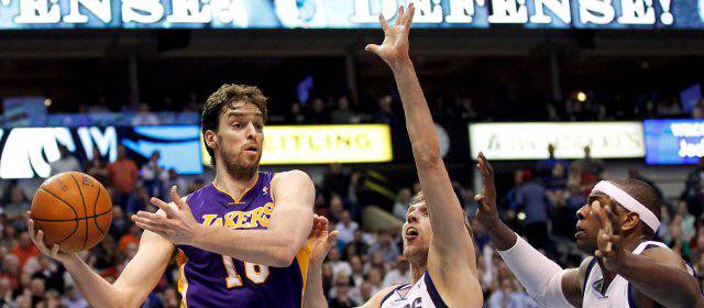 Lakers ganan a los campeones; Thunder, Bulls y Clippers defienden lideratos | FOTO REUTERS