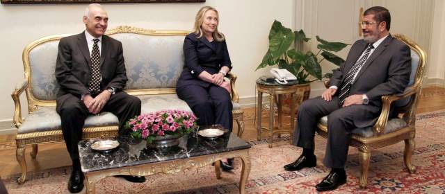 Hillary Clinton reafirmó el apoyo de Estados Unidos a Mohamed Mursi en Egipto |
