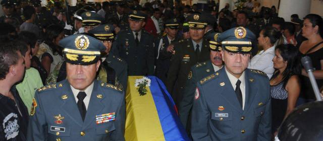 Sentido homenaje póstumo a uniformados asesinados en Arauquita por las Farc | FOTO REUTERS.