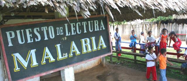 Cada 21 minutos hay un nuevo caso de malaria en Antioquia | En cuatro años en Antioquia se repartieron 240.000 toldillos para reducir la malaria. Duran de 2 a 5 años. Puesto de diagnóstico en vereda de Urabá. FOTO HERNÁN VANEGAS