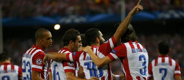El turco Arda Turan pretende celebrar la ampliación de su contrato hasta 2017. FOTO REUTERS