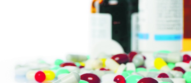 Especialistas de la salud coinciden en que todavía los costos de algunos medicamentos, y los tiempos de espera de un tratamiento son obstáculos para la atencion de enfermedades complejas. Foto: Shutterstock