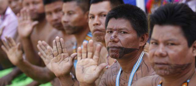 Indígenas juran a la Madre Tierra | Los graduandos hicieron declaratoria pública de sus compromisos. En la gráfica, indígenas Embera Dobidá. FOTO MANUEL SALDARRIAGA