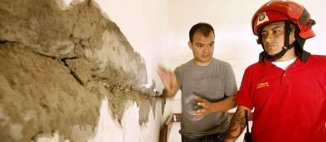 Susto y confusión por el temblor de 7,1 grados | En la Clínica Rey David, de Cali, se registraron daños en la mampostería. Los pacientes fueron evacuados. FOTO COLPRENSA