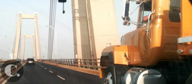 Una caravana por las autopistas del miedo | El desarrollo vial en Venezuela sorprende. Tal situación contrasta con la inseguridad en las vías. Todo camionero o particular tiene una historia trágica que contar. FOTO NELSON MATTA