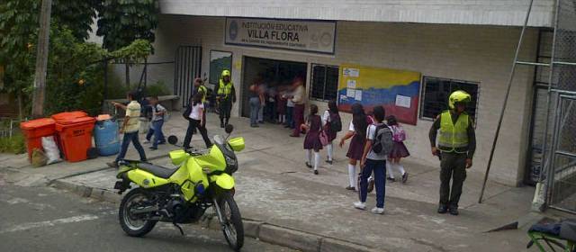 Evacuados colegios de Robledo por amenazas | Foto: Cortesía